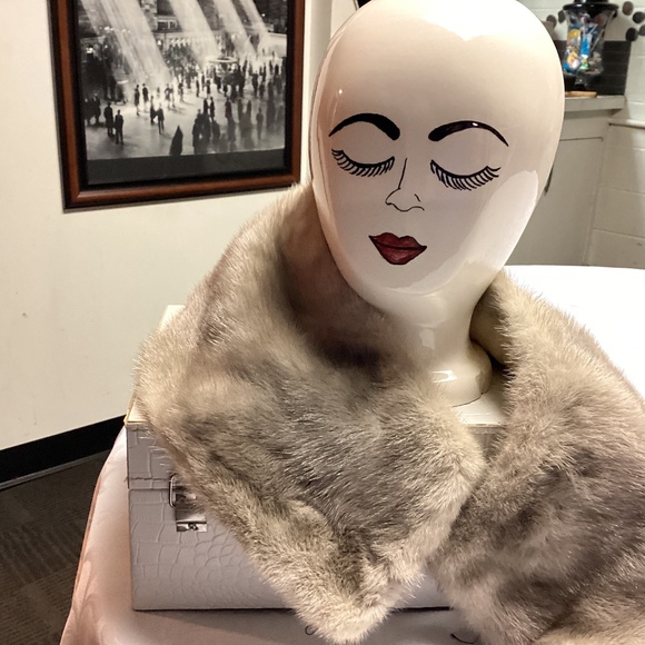 MINK. .  FUR COLLAR   soft. Well cared for. - Picture 1 of 12